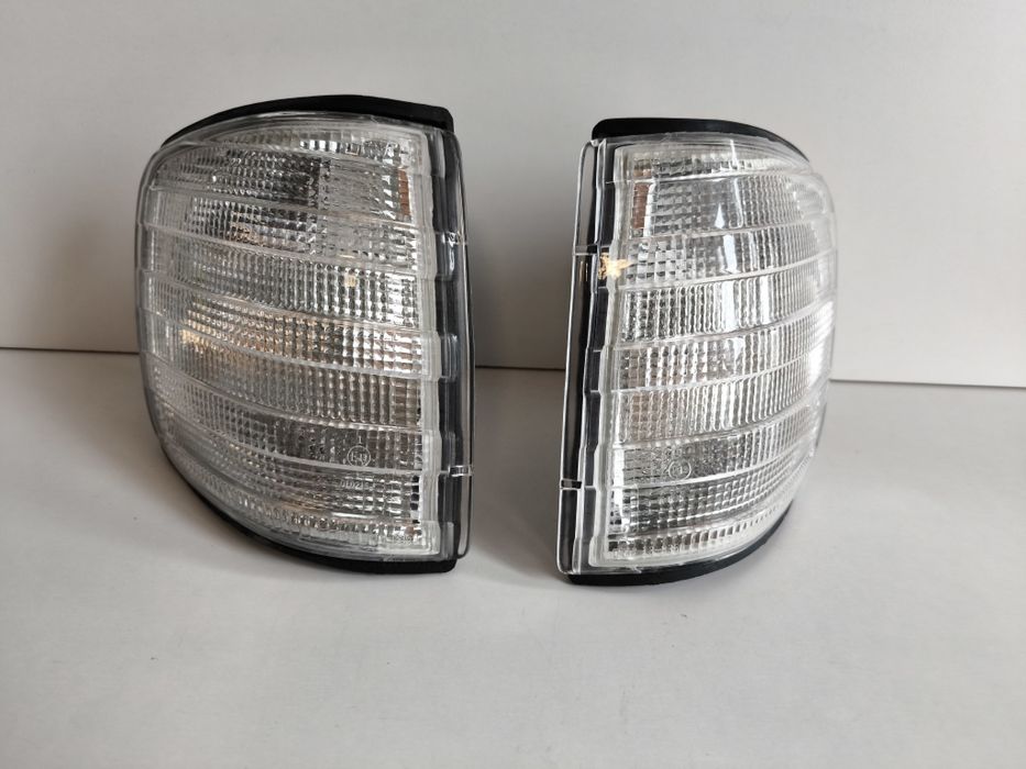 Мигач Mercedes w126 нови бели Мигачи пура 126 предни