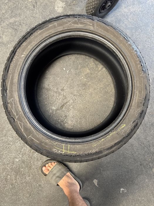 275/45/20 Vredestein M+S