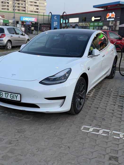 TESLA Model 3 2020