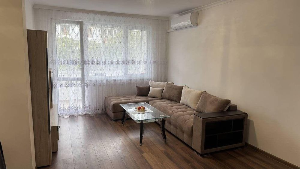 Дава се под наем Тристаен апартамент в Бургас, Лазур - 90 кв.м за 628.32 € - Снимка #1