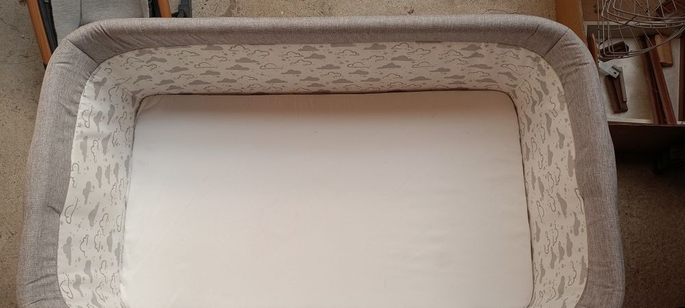 Продавам бебешка кошара  Chipolino