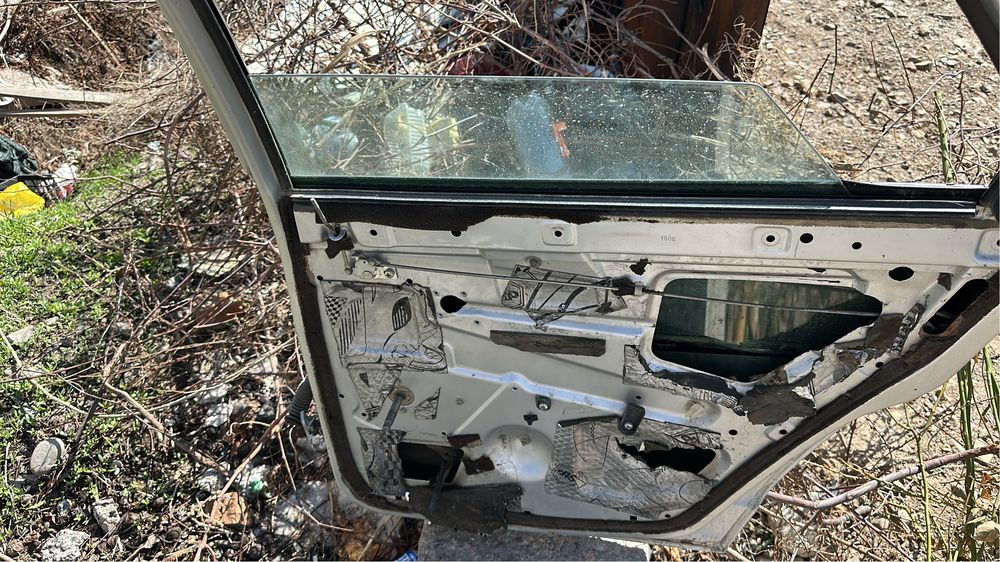 дверь от приоры хетчбек в хорошем состоянии