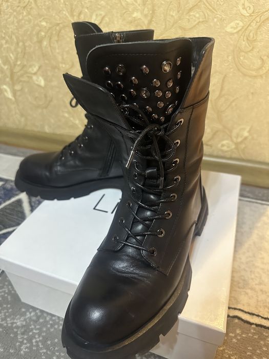 Продам ботинки