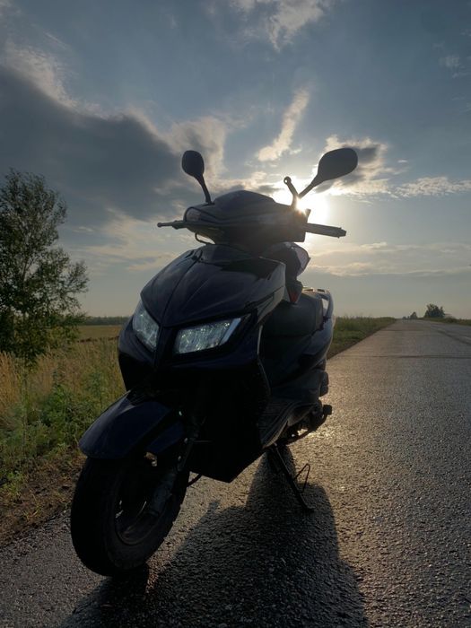 Продам скутер М8 идеальный