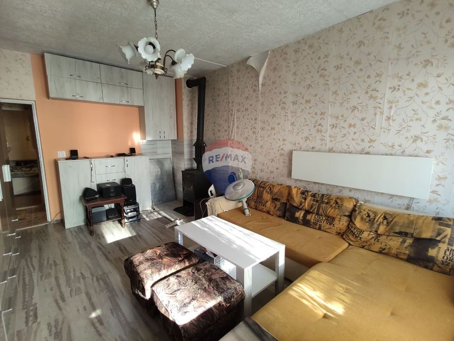 Апартамент с три отделни стаи, ж.к. Владислав Варненчик, гр. Варна П.