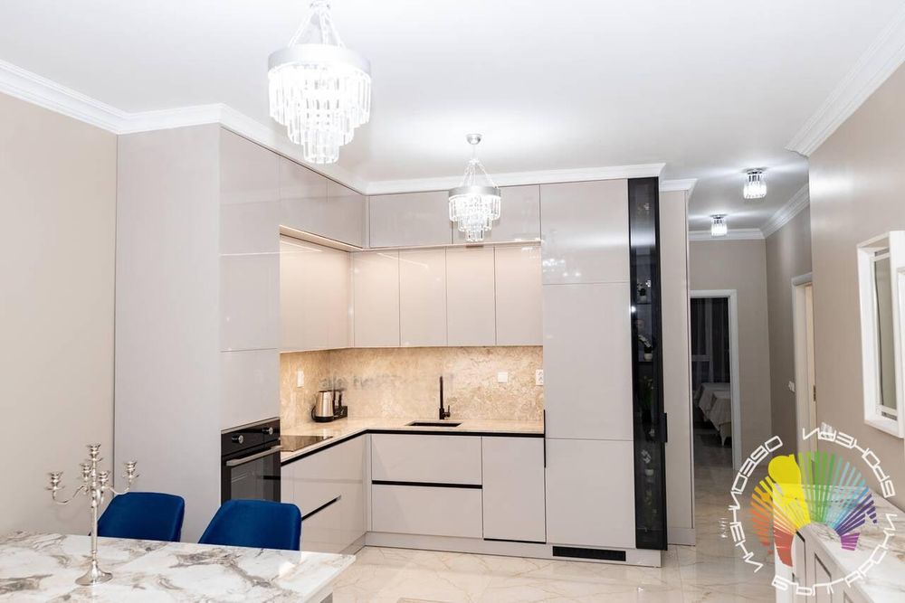 Дава се под наем Тристаен апартамент в Бургас, Изгрев - 105 кв.м за 850 € - Снимка #2