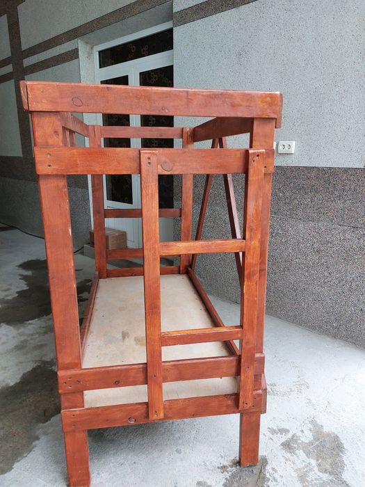 2 etajli divancha suroshni sotiladi