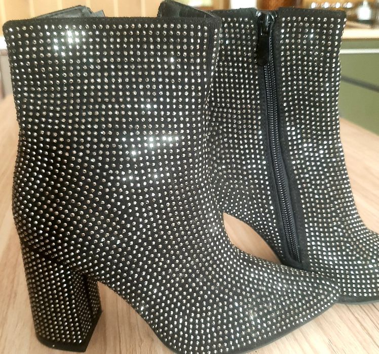 Ghete și papuci foarte frumoase