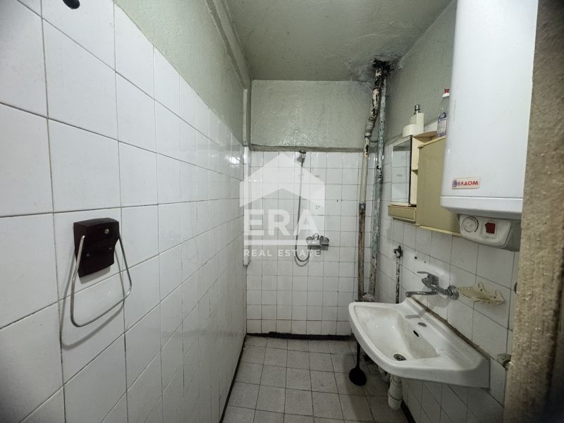 Продава се Тристаен апартамент в Варна, Окръжна болница - 73 кв.м за 2055 €/кв.м - Снимка #8