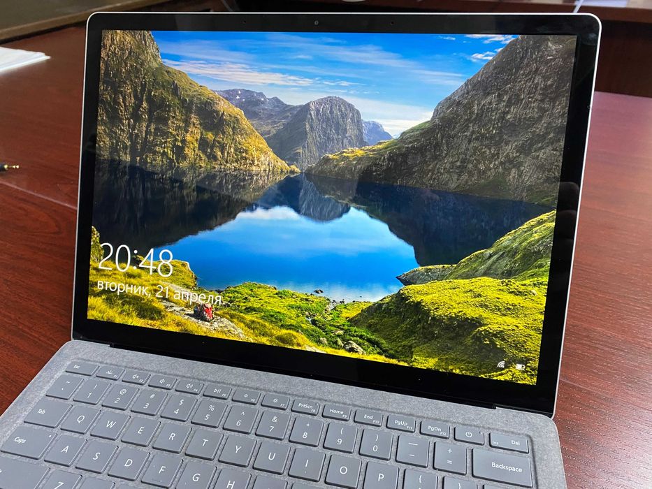 Micrasoft Surface Laptop 3 Alicantara