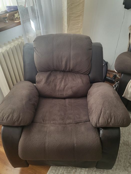 Canapea 3 locuri + fotoliu cu recliner Mobexpert