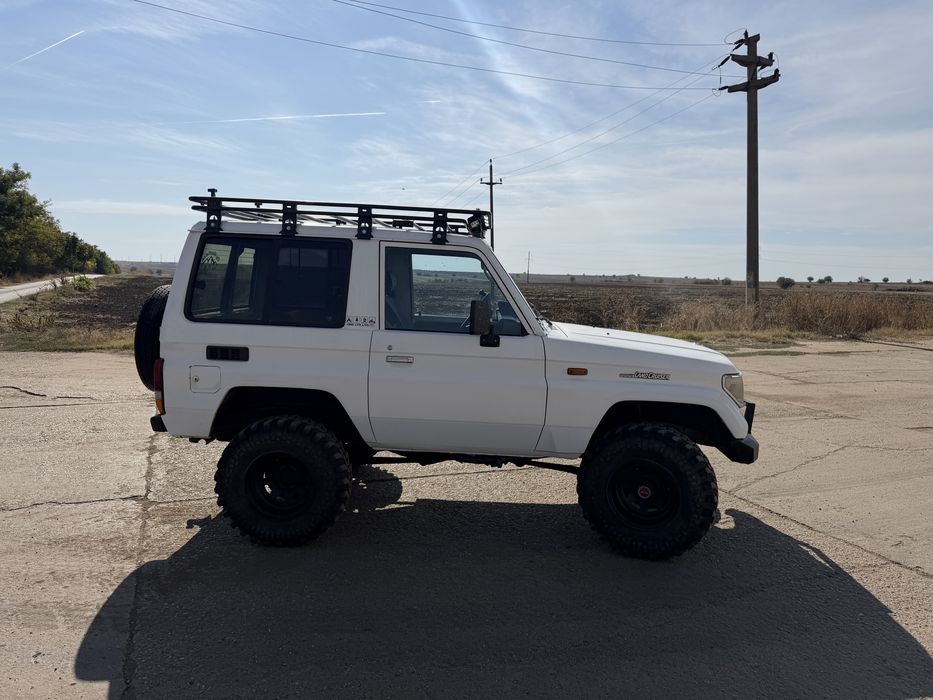 Toyota LandCruiser  LJ70  2.4