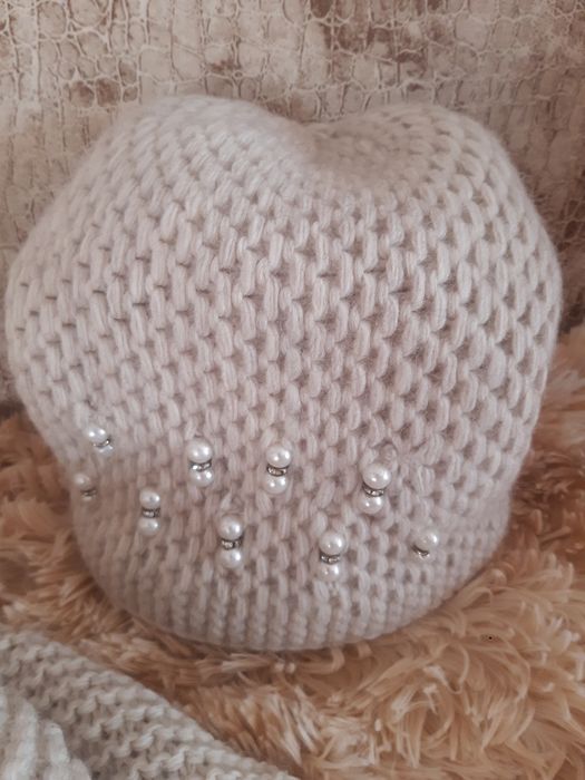 Продам новый набор шапочка и снуд