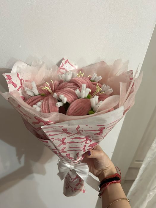 Buchet de flori din sârmă plușată