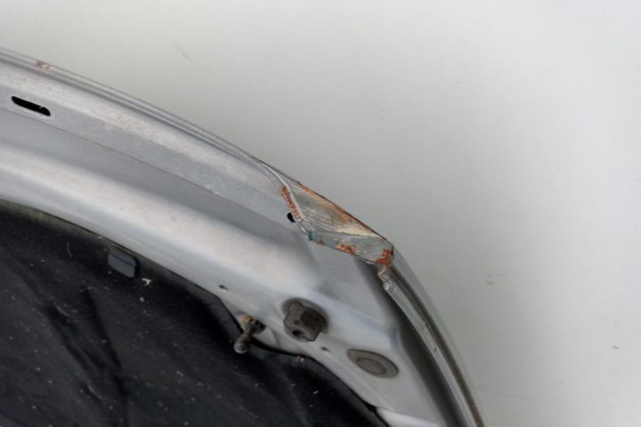 Capota fata cu mic defect Audi A4 B6