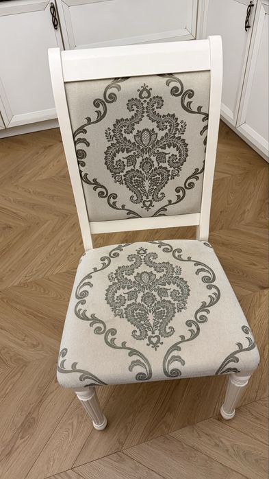 Продам 6 стульев