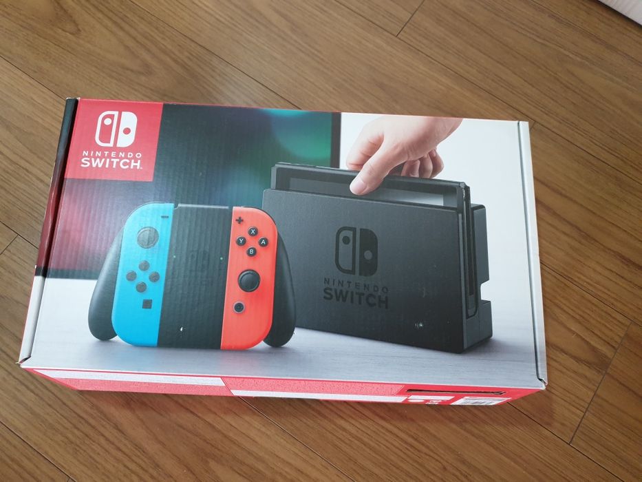 Nintendo switch + карта памяти + 3 игры