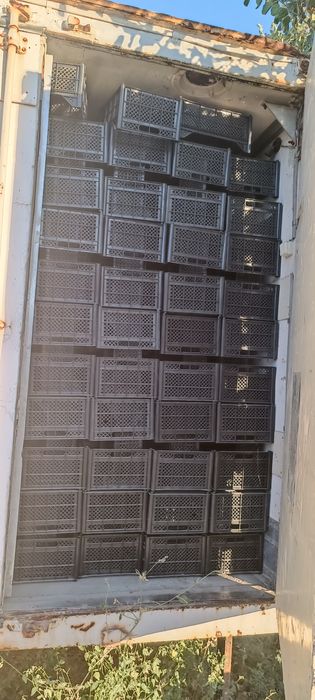 Мева яшиклар сотилади