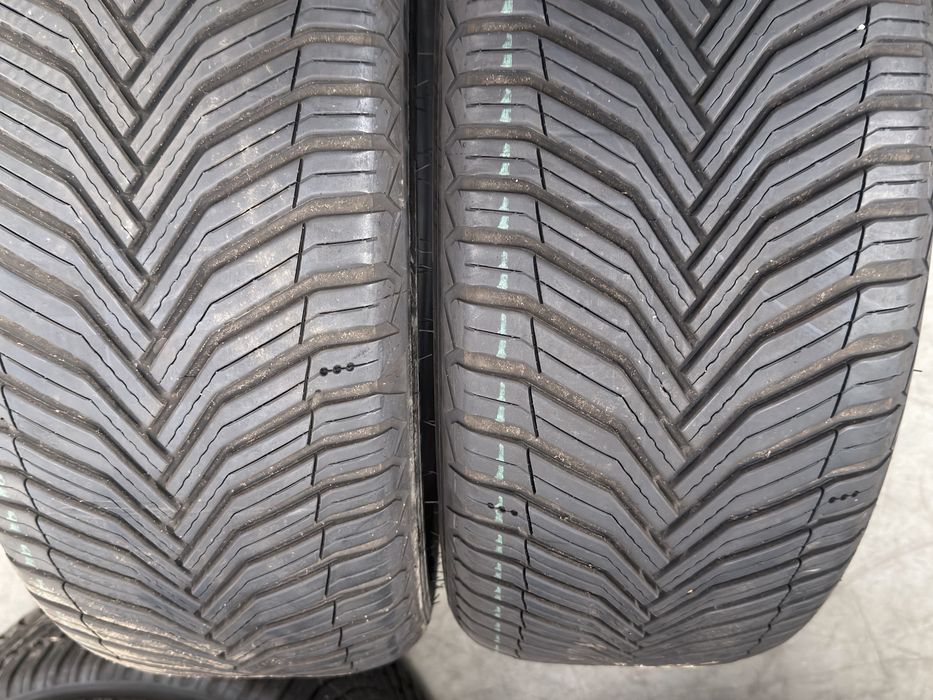 Vand 2 anvelope 235/45/18 michelin allsezon ca noi