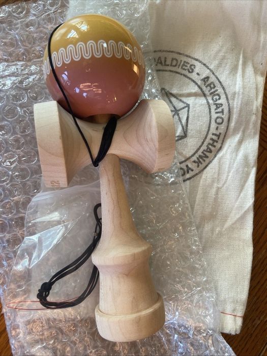 Vând Kendama Analog DAYDREAM în ediție limitată, complet nouă (never p
