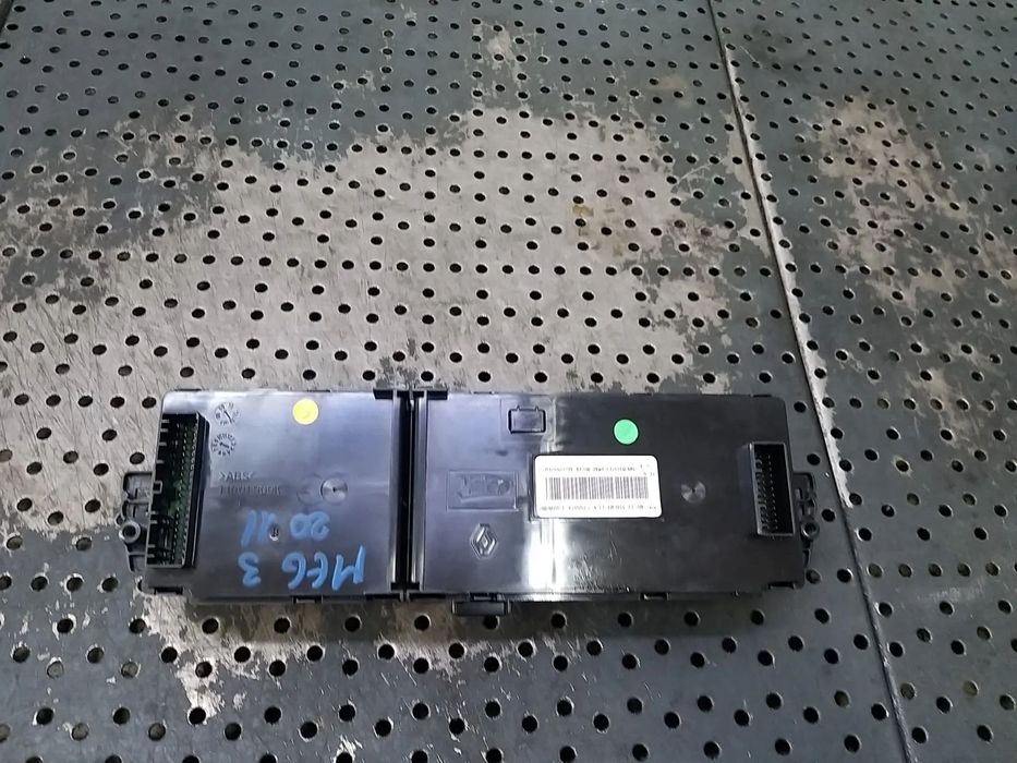 Panou comanda clima ac renault megane 3 275100007r t1001936v
