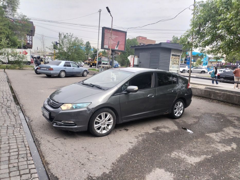 Honda insight 2009  продам