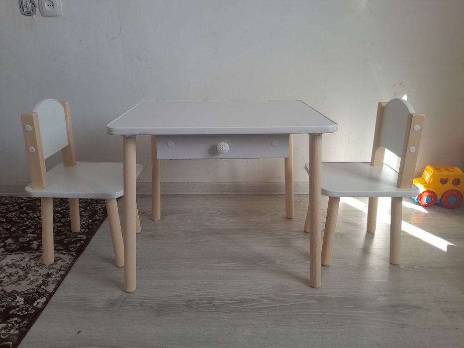 Детские столы и стулья