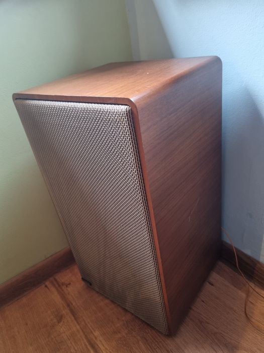 2 броя тонколони  SABA