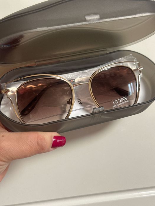 Дамски слънчеви очила Guess