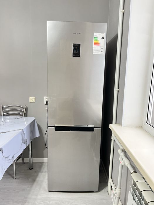 Продам холодильник Самсунг