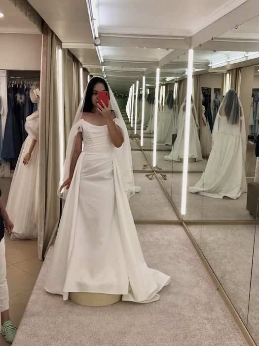 Свадебное платье с фатой