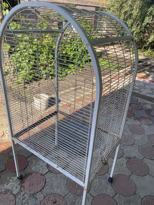 Продам клетку для попугая