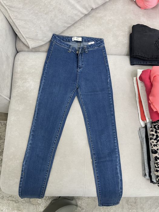 Джинсы. Продаю вещи б/у в хорошем состоянии