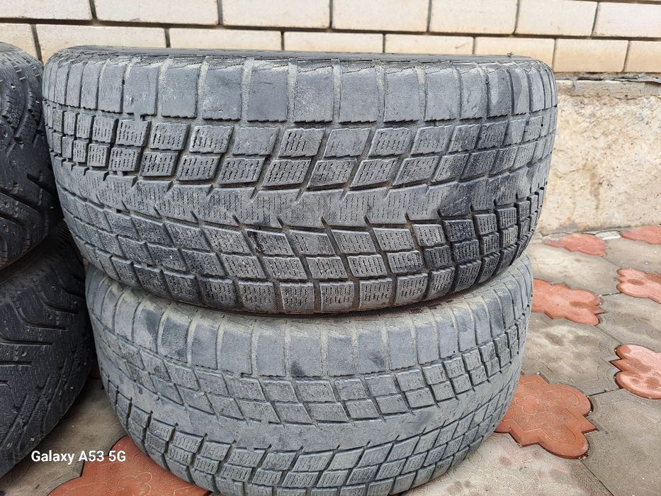 Продам зимние шины на R19