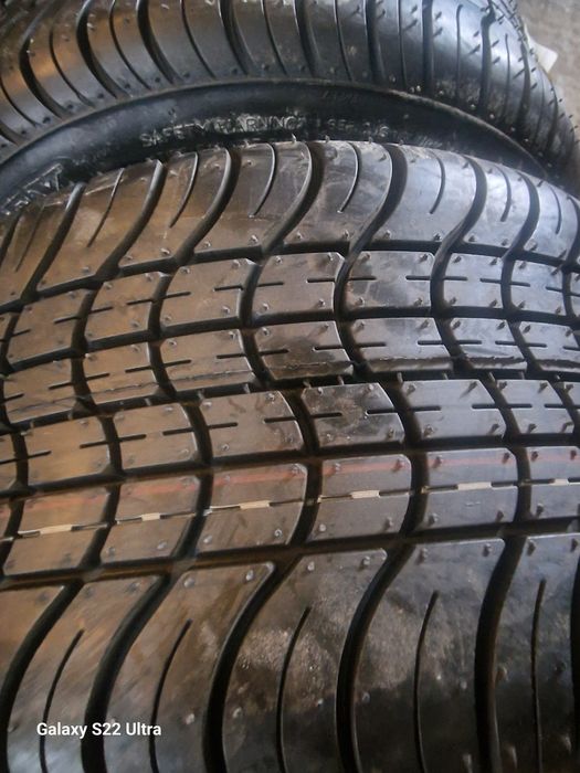 Гуми за платформа 195 50 10С Замъка Ямбол