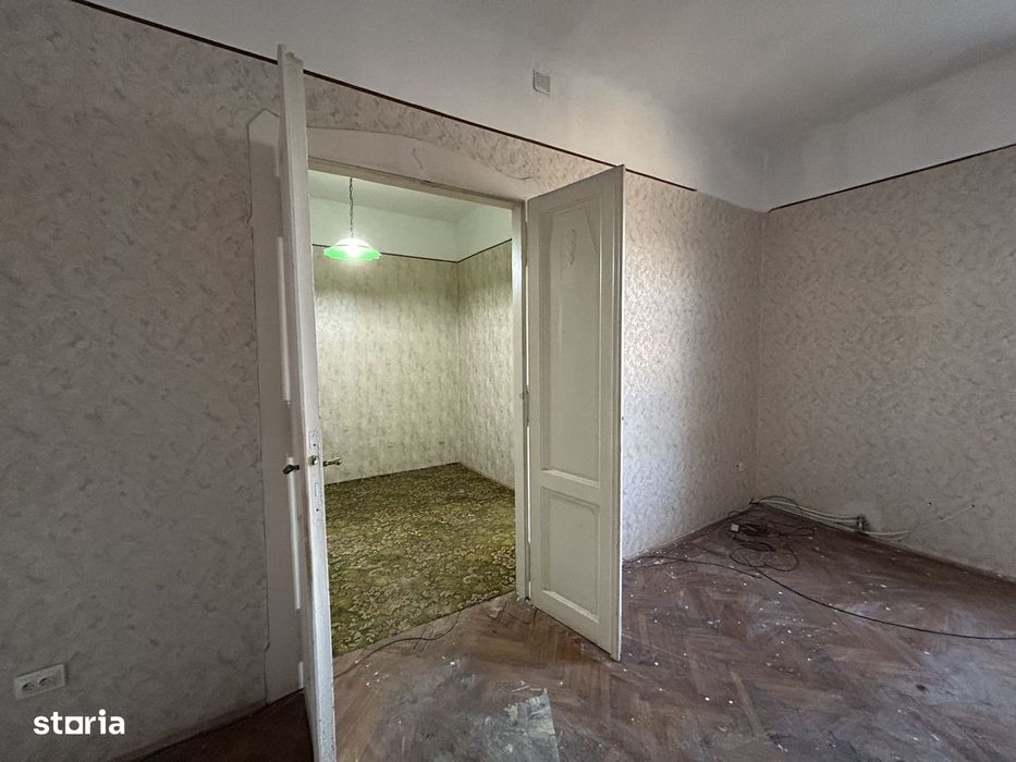 Vand apart.3 cam.st.181 mp., zona Ceaikovschi,et.2/2,acoperis nou