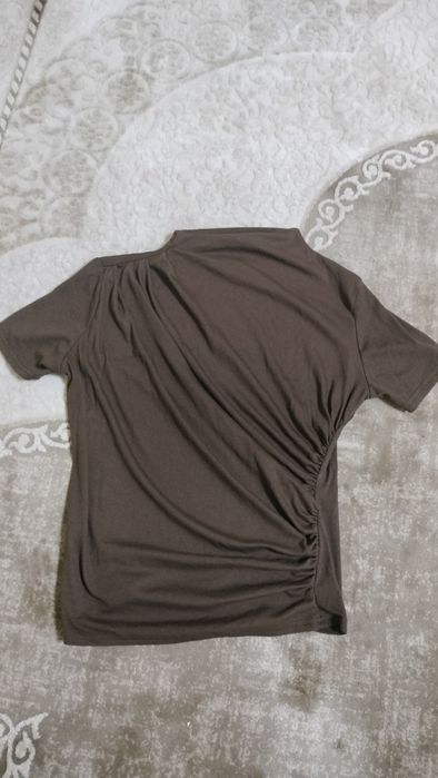 Футболки 3 цвета женская со сборкой на плече и сбоку