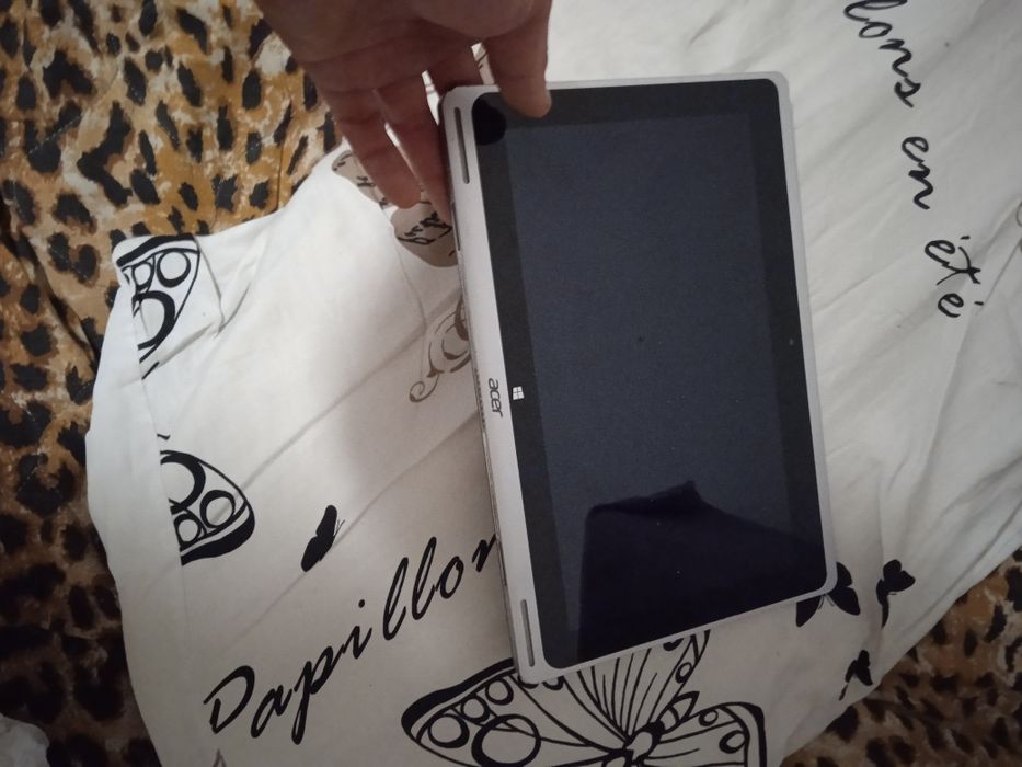 Два лаптопа тошиба и Acer