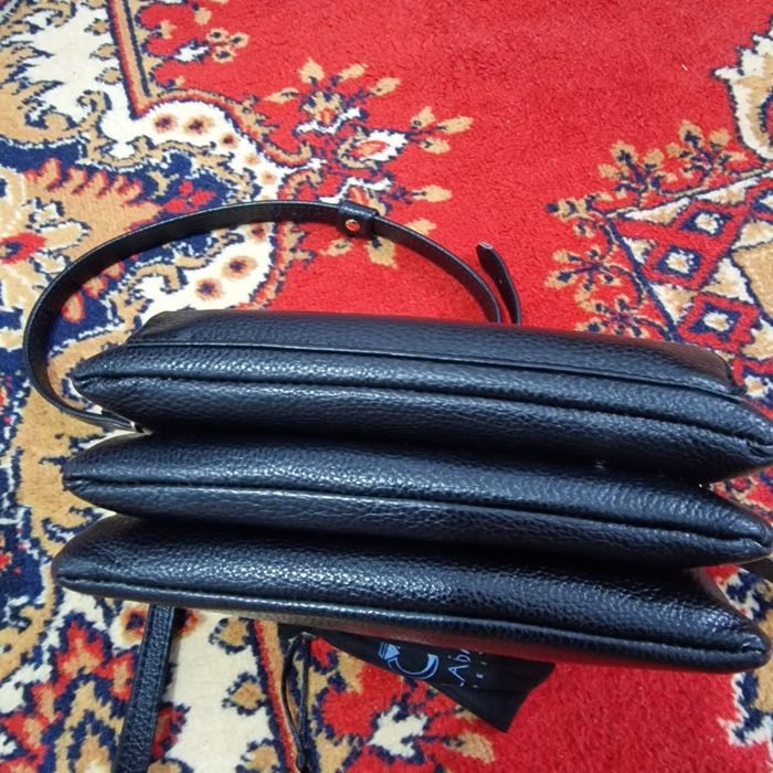 Продаётся почти новая барсетка