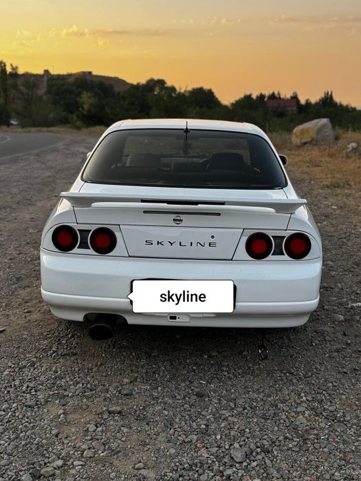 Nissan skyline r33