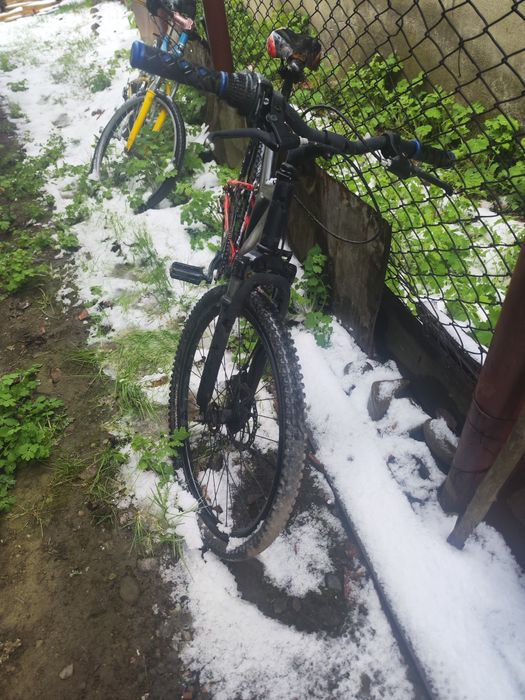 Vând biciclete pentru piese sau eventual pentru reparare