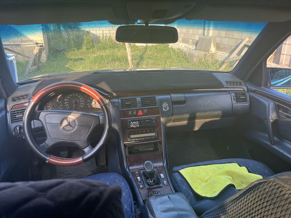 Мерседес 210 продам