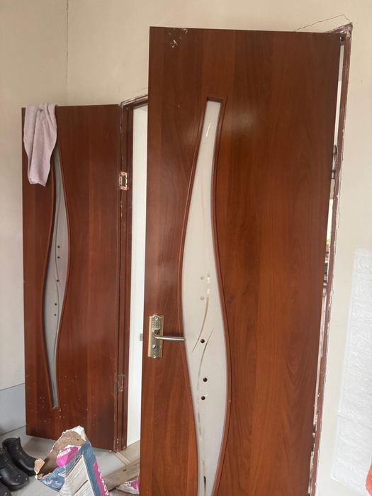 Дверь торг имеется позвоните