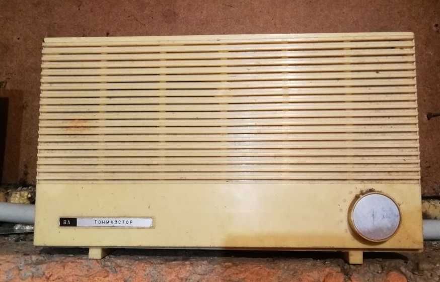 Ретро РадиоТочка от 50те Бакелитова и от 80те Тонмайстор