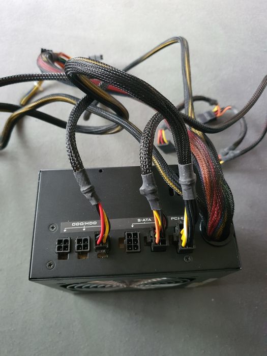 Захранване ZALMAN 600 w  полумодулно