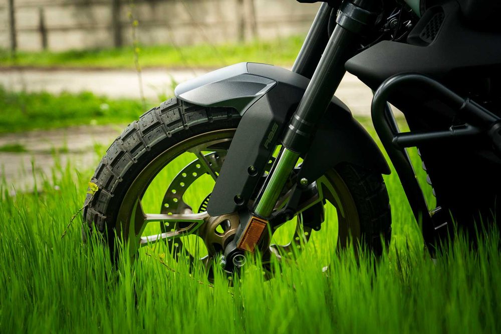 Motocicleta cu ABS Daytona Zontes G125 - scrambler, permis A1