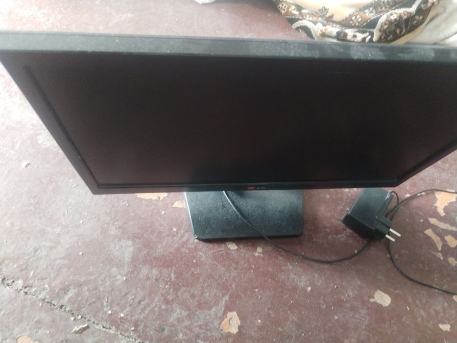 Монитор LG 19en33