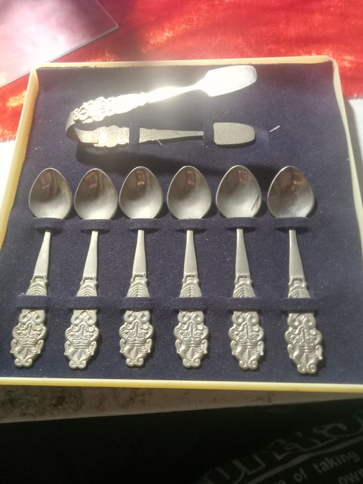 Продам два утюга советские.