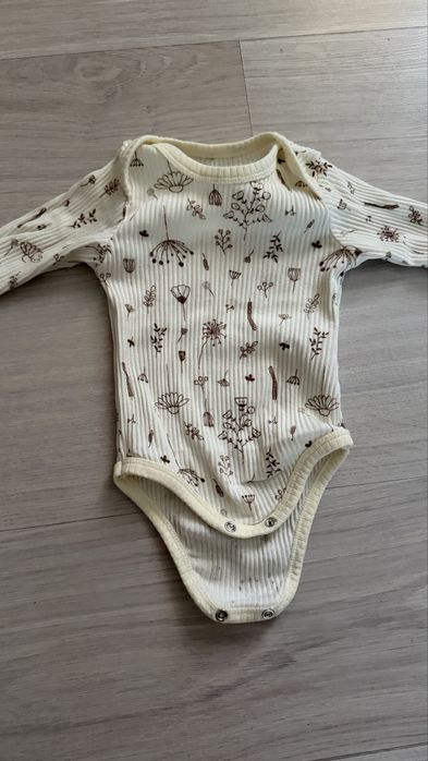 Продам детских вешей