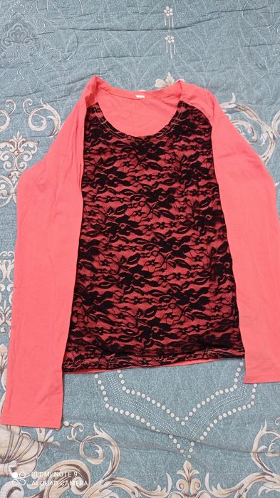 Вещи в хорошем состоянии на 10-12 лет.Цена за одну вещь